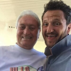 Enzo Salvi Instagram - PAPÀ Mio ❤️🙏
e’passato già un anno ..🥲🥲🥲
La vita senza di te è molto più difficile, 
ma noi 
Ricorderemo per sempre l’amore e il bene che hai donato e il tuo ricordo sopravviverà nella memoria di quanti ti hanno conosciuto e amato; 
sarai vivo nei nostri pensieri ogni giorno. 
Io ti sento sempre vicino a 
me con il tuo inconfondibile profumo .
Ti ameremo per sempre ❤️
Mi manchi Magico Tony 🙏