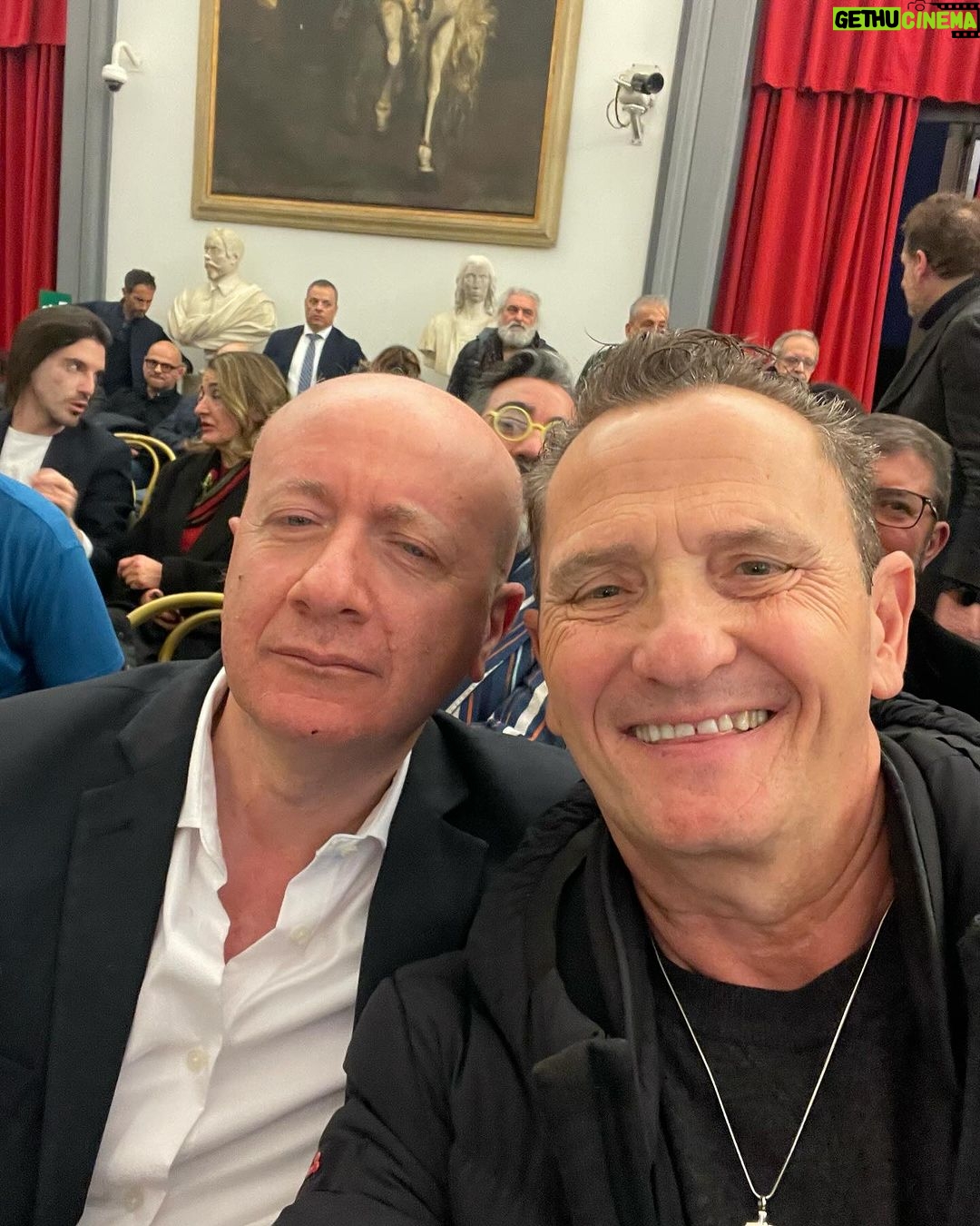 Enzo Salvi Instagram - Premio Antenna d’Oro per la TV in Campidoglio Dedico questo prestigioso riconoscimento a tutti Voi per la Stima e l’Affetto che mi dimostrate ❤️VVB❤️ Sala della Protomoteca in Campidoglio