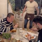 Enzo Salvi Instagram - Quando trovi il cameriere cortese e comprensivo ….