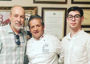 Erdal Küçükkömürcü Instagram - Sayın Zeki AÇIKÖZ ile tanışmanın ve sohbetin keyfi... Hayatı damıtmış bir insanın bilgeliği.