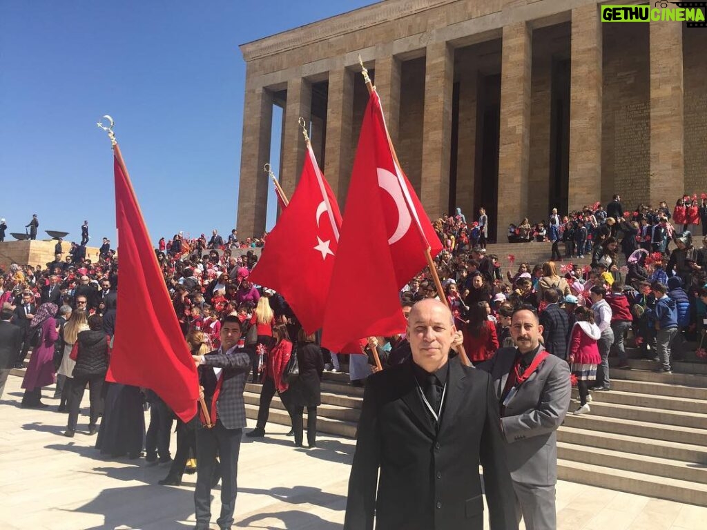 Erdal Küçükkömürcü Instagram - 23 Nisan festivali Atatürk'ün huzurunda başladı