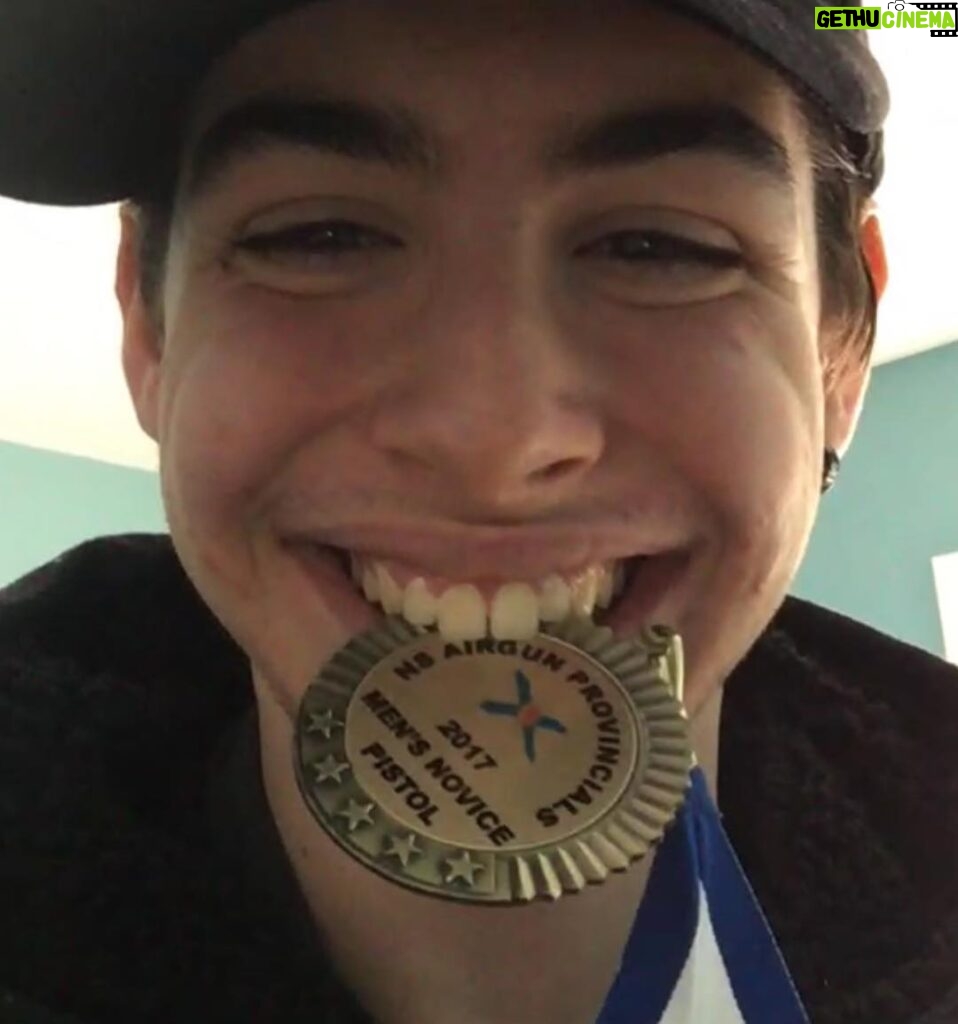 Erdal Küçükkömürcü Instagram - Oğlum Kanada'da tabancayla atışta kapmış madalyayı. 👏👏👏👏👏