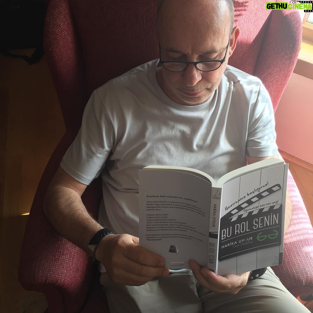 Erdal Küçükkömürcü - 400 Likes - "Role nasıl hazırlanmalı? Anda ve rolde nasıl kalmalı? " Bu mükemmel kitap için teşekkürler Harika Uygur... #burolsenin #harikauygur