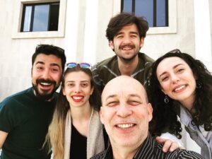 Erdal Küçükkömürcü Instagram - Bilkent MSSF Tiyatro. Mezuniyete 1 ay kala son sınıf öğrencilerimle 😃