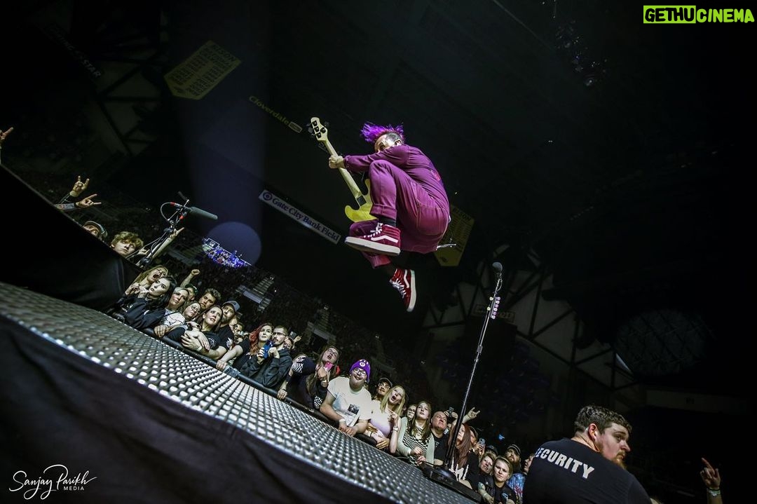 Eric Bass - 1.9K Likes - Still got it. 📸 by: @sanjayparikhphoto #shinedown #planetzero #bassplayer #astronaut #friday #fridayvibes #fridaynight #spinalhealth #spinalmanipulation