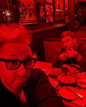 Eric Bass Instagram - Spaghetti dinner with chips and guac appetizer tonight at @rainbowbarandgrill with @thebrentsmith. Great to be back in the haven for rock n roll after so long! #shinedown #therainbowbarandgrill #rocknroll #wednesday #wednesdaynight #wednesdaynights #spagettibitches #spagetti