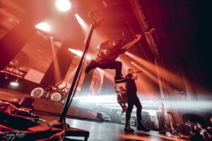 Eric Bass Instagram - Still got it. 😏 #shinedown #jump #vans #vansshoes #livemusic #friday #fridayvibes #notdeadyet #discipline #disciplineequalsfreedom 📸 by: @sanjayparikhphoto