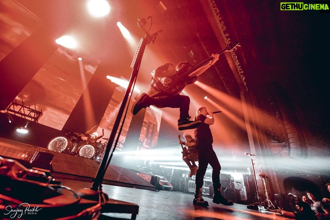 Eric Bass - 1.9K Likes - Still got it. 😏 #shinedown #jump #vans #vansshoes #livemusic #friday #fridayvibes #notdeadyet #discipline #disciplineequalsfreedom 📸 by: @sanjayparikhphoto