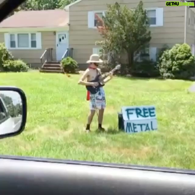 Eric Bass - 4.6K Likes - Repost from @guitaramania
•
The kid's going places
Follow @guitaramania for more
•
•
#metallica #jameshetfield #papahet #rock #heavymetal
#metal #metalupyourass #metalsinger #sadbuttrue #metalbands #jameshetfield #larsulrich #kirkhammett #roberttrujillo #metalsinger #metalguitarist #metalband #metalhead #metalmusic #heavymetal #metalheads #headbanger #bands #singer #metalsinger #liveshow #musician #guitarra