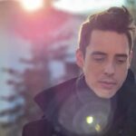 Eric Osmond Instagram - 𝐒𝐞𝐞 𝐫𝐞𝐣𝐞𝐜𝐭𝐢𝐨𝐧 𝐚𝐬 𝐚 𝐫𝐞𝐝𝐢𝐫𝐞𝐜𝐭𝐢𝐨𝐧. Rejection is a fairly universal experience and being turned down can either stop you from trying again, or you bounce back from that rejection stronger than before. Everyone has felt the sting… but mentally strong people use that pain to grow stronger and become better.  •Acknowledge how you feel and please treat yourself with compassion. •View the rejection as evidence you're pushing your limits.  •Never ever let rejection define you. •Use rejection as an opportunity to move forward with more experience and wisdom, "what did I learn?" 👉 Don't lose your momentum, instead let rejection illuminate a new path for you! 👈 #photoshoot #model #men #rockstar #malemodel #utahmodel #ericosmond The Shops at Riverwoods