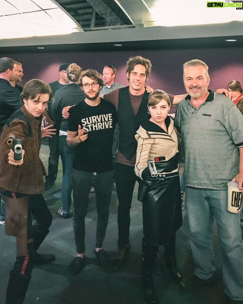 Eric Osmond Instagram - Flashback to the release of Star Wars: The Last Jedi It was exciting to run into my cousin David at the movie theater. I didn't know at the time just how much he loves Sci-Fi! Check out his incredible 📚 Sci-Fi Book📚 Collection: @vintagescificollection AND i ran into my super good buddy THE @oakley_t_hill ! We've been friends since we were kids. 😃 Special Thanks to my step-dad @barrybrown1378 for the movie night! #osmondfamily #osmond #osmonds #ericosmond #ericosmondactor #ericosmondmusic Megaplex 12 Gateway Theater
