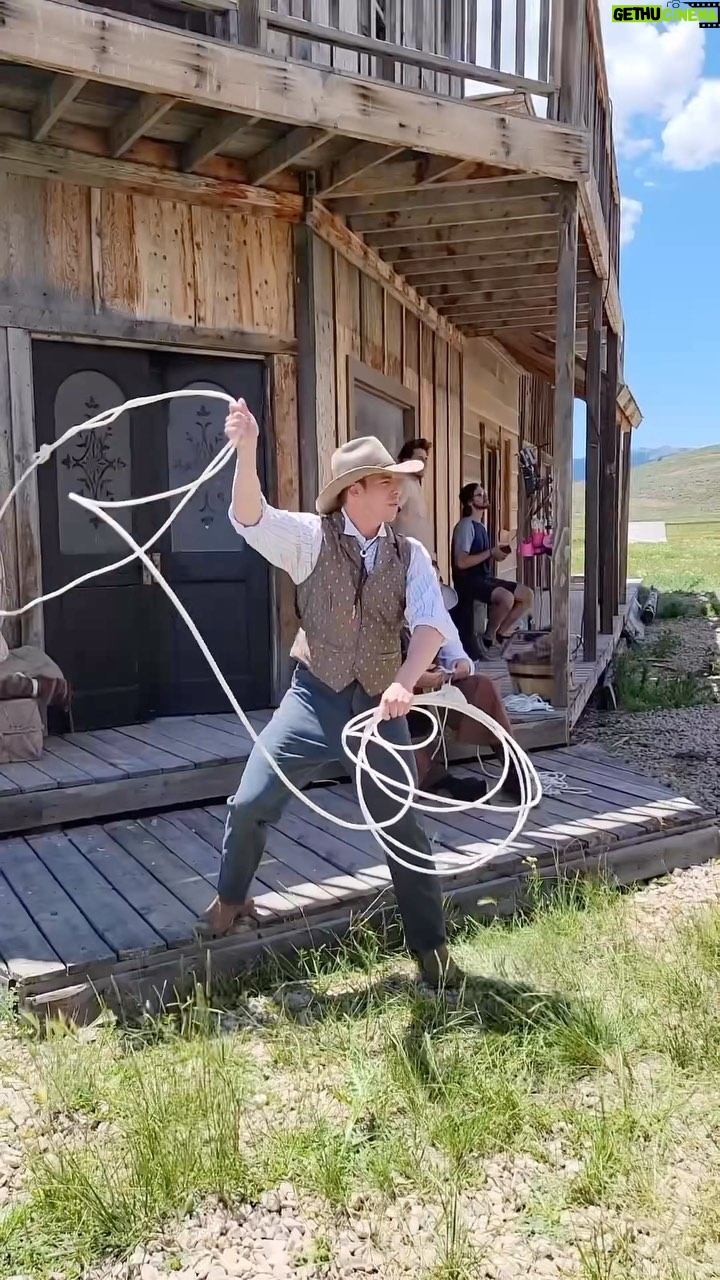 Eric Osmond Instagram - Full vid on YouTube ๐๐ป On set for another fun commercial with @chamber.media Thanks everyone for the "hog-tying good time" @joshuawarrenpeters @heyjenkies @j.largo91 @jacksondeanahlander @russell_ray21 @jameskettle_ @jlfilm_photography @rebelbeauty @danny.haskell @ry_gordon @drake_lucas_ @_charliethekid @tannerpadbury @louey.dansie103 @lois_daviss #utah #onset #ericosmond #behindthescenes #actor