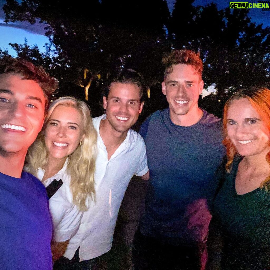 Eric Osmond Instagram - My cousin @chris.osmond is killing it with his new hit song "Side Effects" Go check it out! 🎶👊🏻💥♥ (Left to right cousins at one of his gigs: @will_wright222 @sophosmondwright @willandsophiawright @chris.osmond @ericosmond.official @nicolamity @ericandpepper ) + Producer Cred: @jedjones.88 Writer Cred: @jedjones.88 @stephaniemabey 🎵 ✍ 🌎 @sceraupdate SCERA Shell Outdoor Theatre