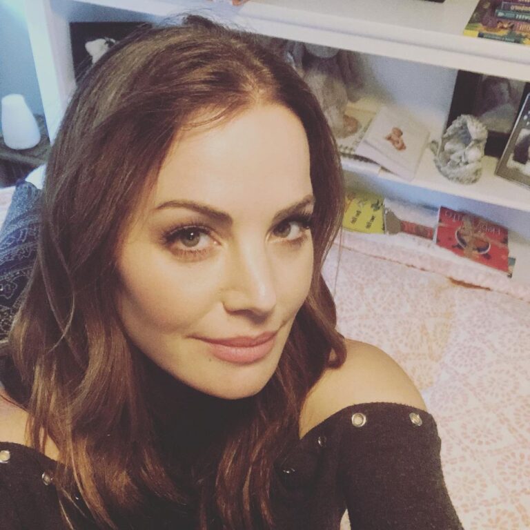 Erica Durance Instagram - Whew!! Photoshoot done! Thanks @stylelvr @antonmakeup @davidgardnerla @j2pix For all the heavy lifting😂 Pics coming soon North Hollywood, California