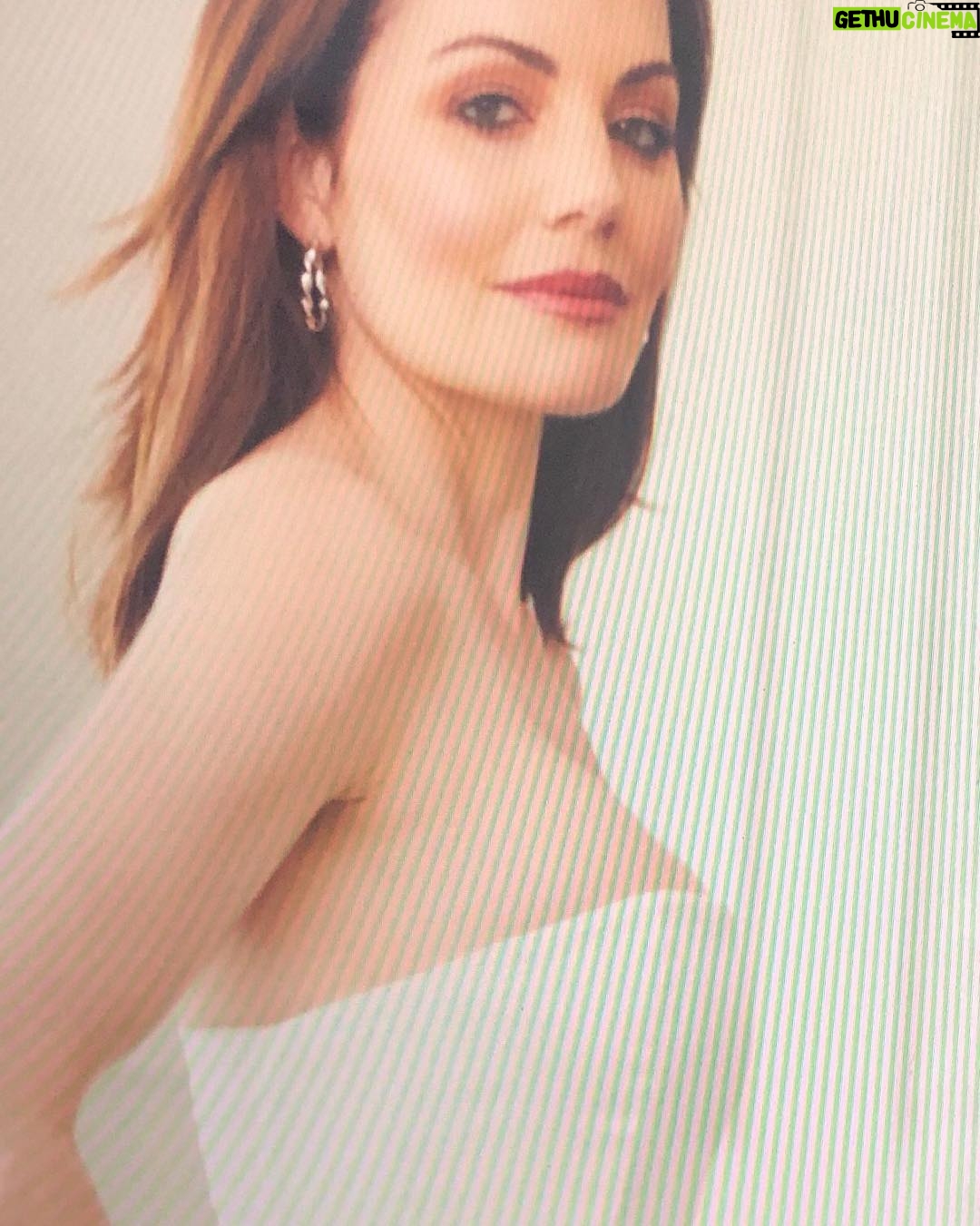 Erica Durance Instagram - Me looking to the weekend #metrosupermanconvention June 7-9. #smallville #loislane
