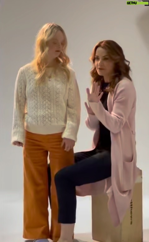 Erica Durance Instagram - Two actors trying to figure out a gallery shoot. Love you @lilydmooreofficial Vid cred: @benjaminayres #colormyworldwithlove #hallmarkchannel #hallmarkmovies