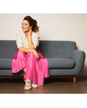 Erica Durance Instagram - Some more photos captured by the brilliant @farrahaviva 
Makeup: @tteoli 
Hair: @sarah_koppes 
I asked my ladies to come and support me in this photoshoot. I am at a place in my life where I am looking inward, learning to tell the absolute truth, and embrace the ever changing tides of life.
My momma said “Erica you must learn to be like a Willow Tree they bend in the breeze, they take on the changes with such grace, they do not break.”
Love you momma @gldurance 
Here’s to me trying 🥂