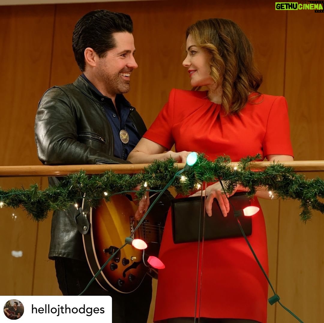 Erica Durance Instagram - Merry Christmas!! What fun this was @hellojthodges @lifetimetv