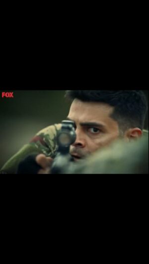 Erkan Meriç Instagram - En son Bektas Aga coktu diz ustu.
Titrek elleriyle gererken yayi,
Her yandan bir merak sardi alayi.
Ok uctu hedefin kalbine dustu.
@foxturkiye 
@savascifox 
@limon_film 
#savaşçı