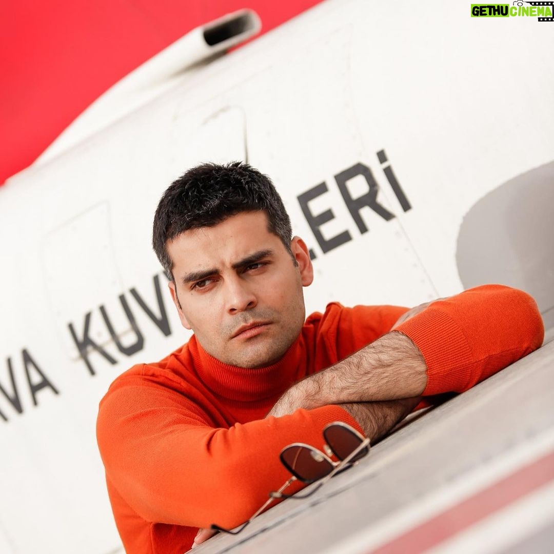 Erkan Meriç - 16.8K Likes - Hadi bakalım ekran başına
@foxturkiye @limon_film @savascifox
#savaşçı
📸 @erkansorkun