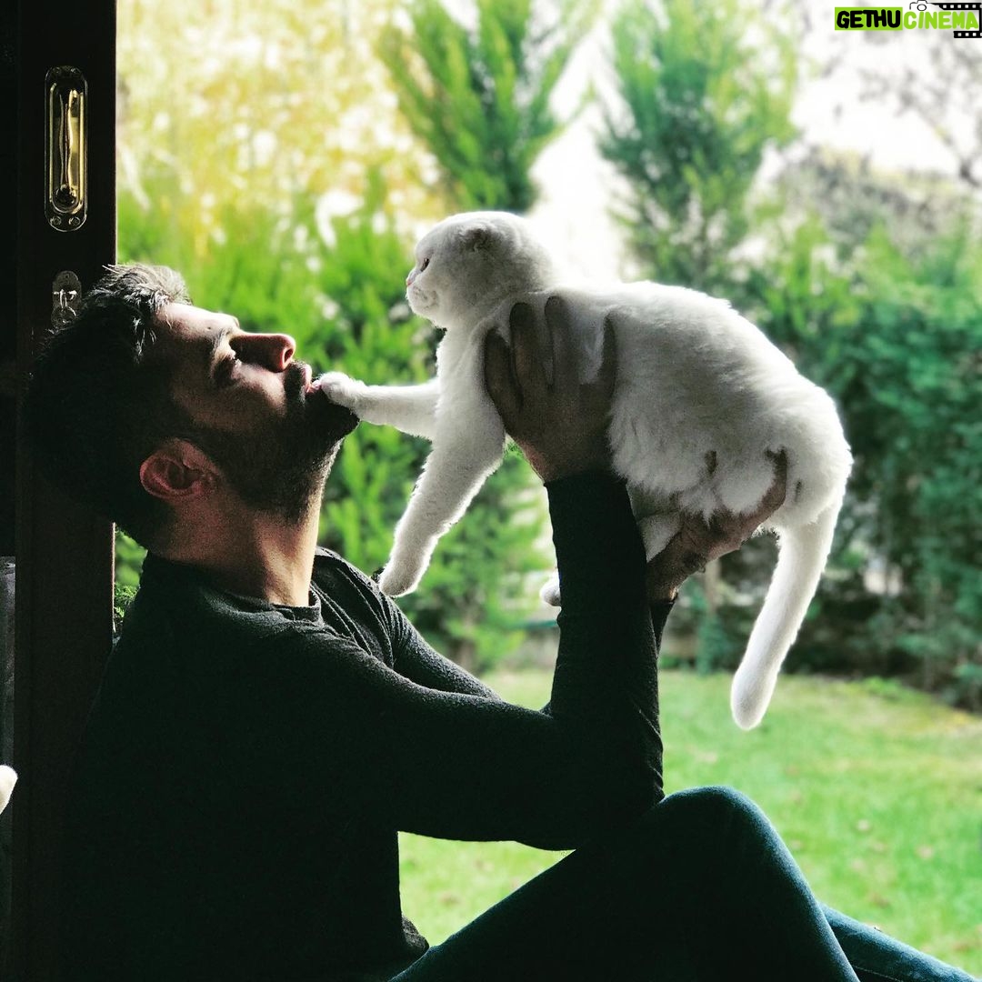 Erkan Meriç - 19K Likes -