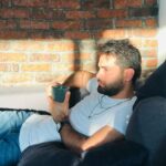 Erkan Meriç Instagram - ☕️☕️ kimler evlerde bir el kaldırsınlar bakalım 🤚