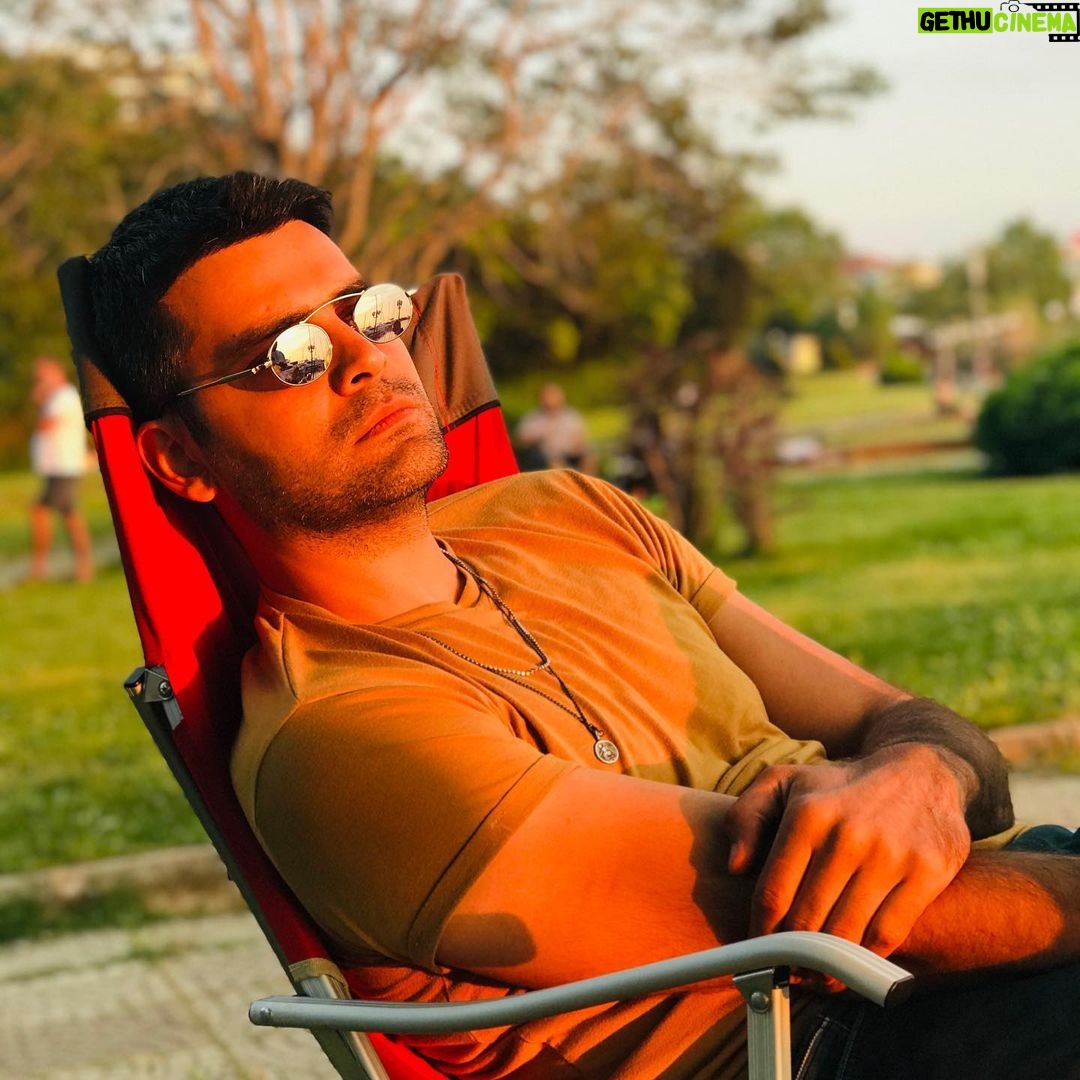 Erkan Meriç - 17.8K Likes - En karanlık gece bile sona erer ve güneş tekrar doğar