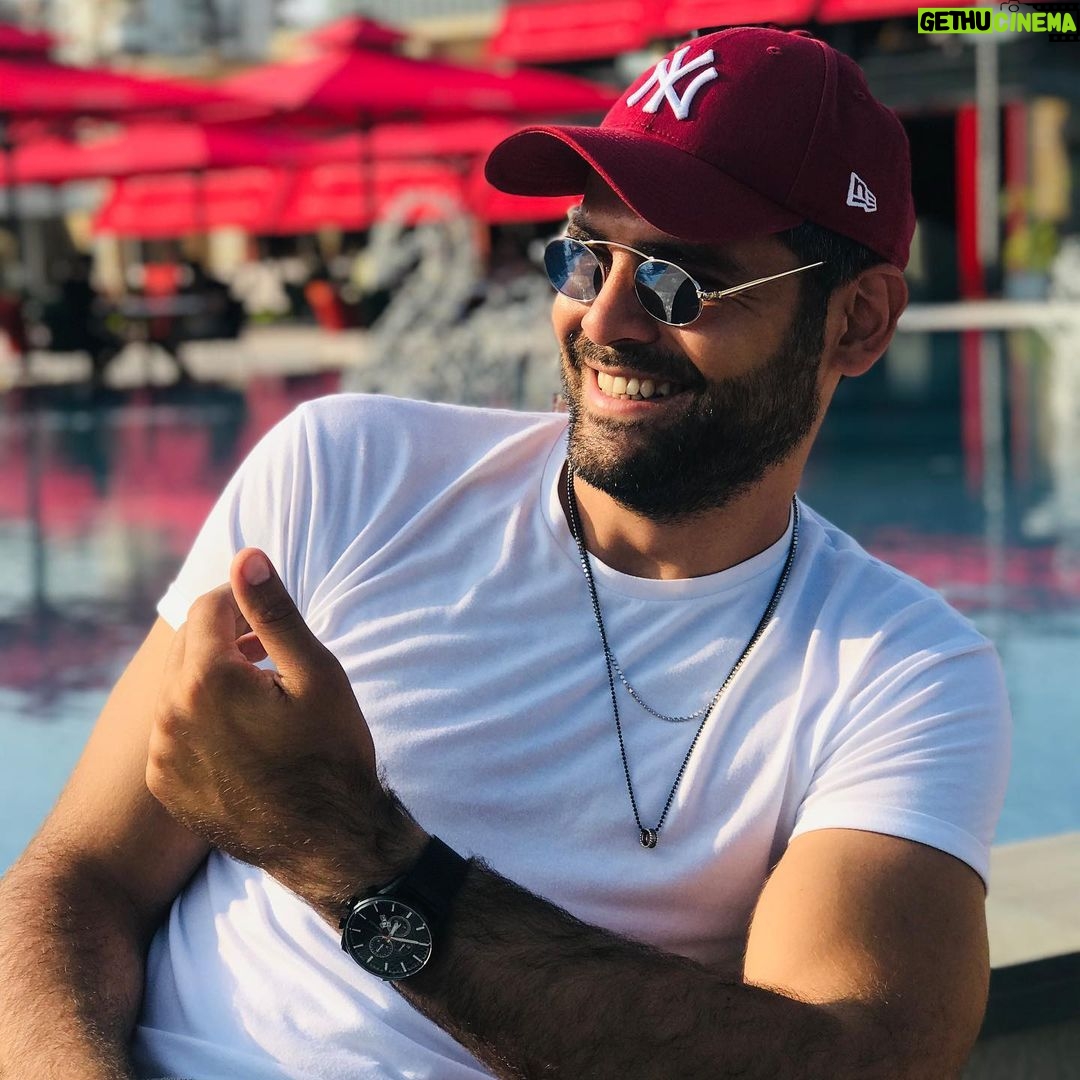 Erkan Meriç - 18.5K Likes - Güneşi gülüşünüze sığdırın 😂