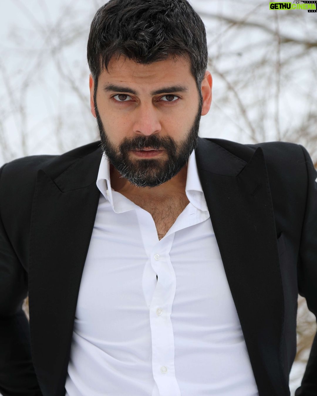 Erkan Meriç - 15.7K Likes - is it black or white 👊👊