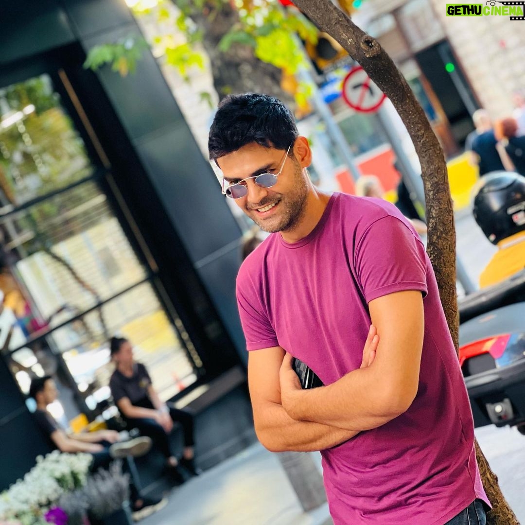 Erkan Meriç Instagram - Paranın hakkını veriyorsun kardeş 😂🤣 📸 @dnz.gndy
