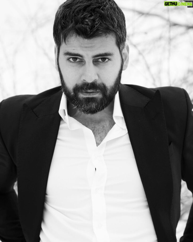 Erkan Meriç Instagram - is it black or white 👊👊