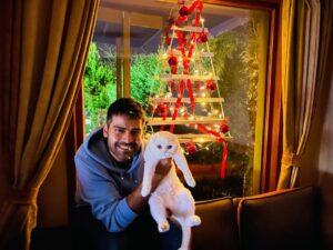 Erkan Meriç Instagram - Eksilmeden,sağlıkla,huzurla,sevdiklerinizle daha çok anı biriktirdiğiniz, çokça sevip çokça sevildiginiz bir yıl olsun.