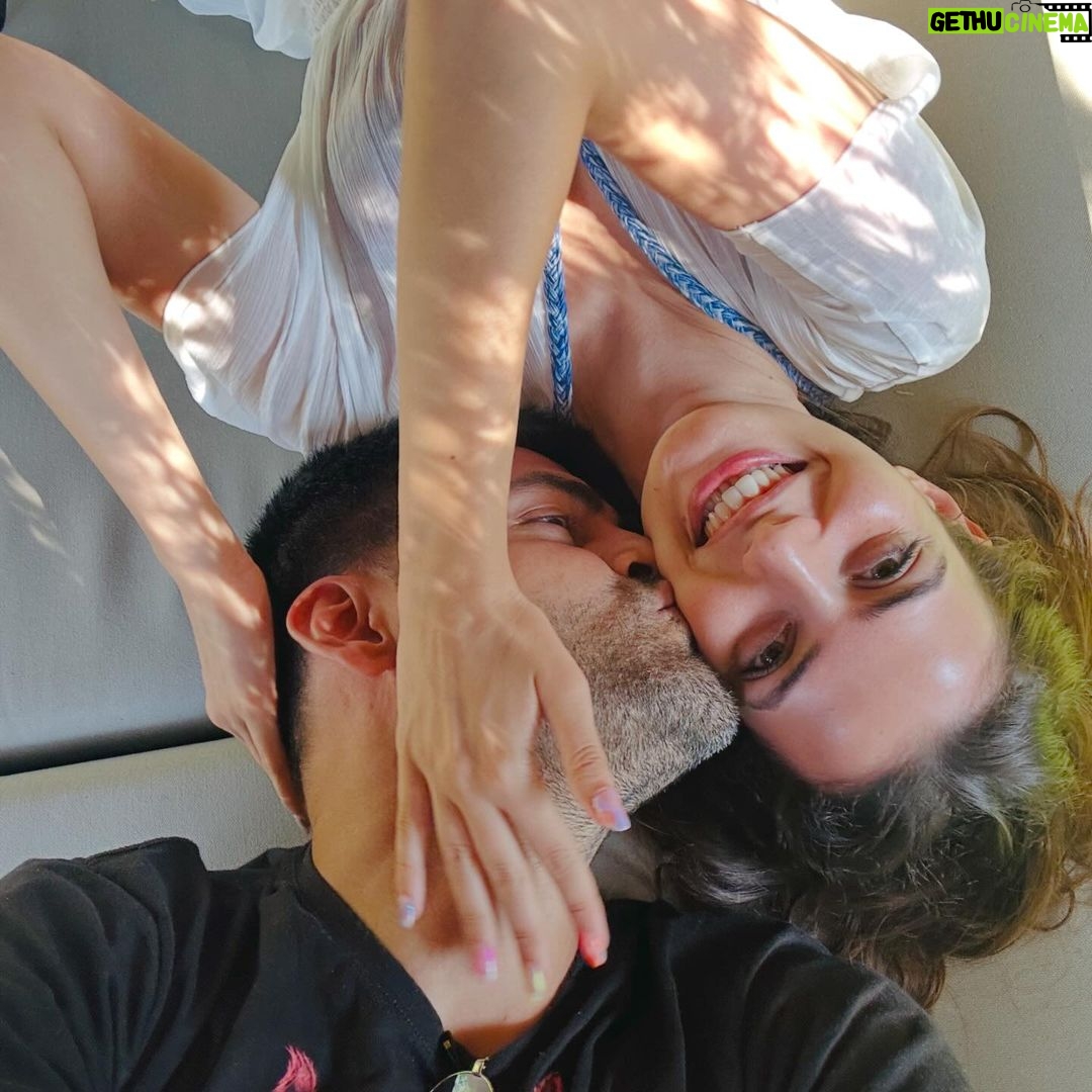 Erkan Meriç Instagram - Güzeller güzeli sevgilim... İyi ki doğdun, iyi ki hayatımdasın. Yaşattığın tüm güzellikler ve hayatımda ki varlığın için teşekkür ederim. Yeni yaşın tüm güzelliklerle birlikte gelsin. Seni çok seviyorum ♥️