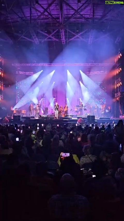 Ernesto D'Alessio Instagram - McAllen, que belleza de público 🤩. GRACIAS GRACIAS GRACIAS 🌹❤️