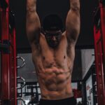 Ernesto D’Alessio Instagram – Entrena fuerte. Se paciente. Come sano. Tu cuerpo lo va a recompensar. 🤜🏽🤛🏽