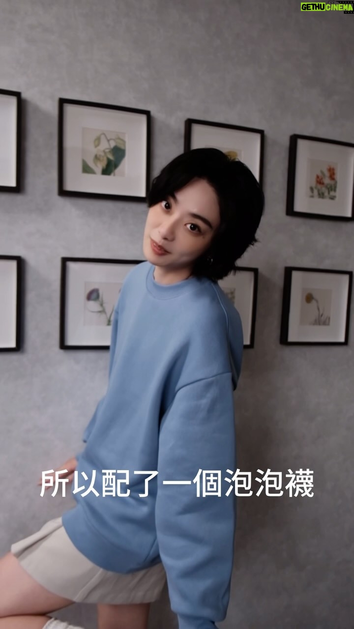 Erol Instagram - ⠀ 與弟初次合作的幕後花絮 大家喜歡這種很日常的小短片嗎 最近忙到影片來不及出 ꒦ິ^꒦ິ #夢中仇人 #姐弟日常 #模特 #拍攝 #雜誌