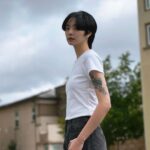 Erol Instagram - ⠀ 很不喜歡穿內衣，尤其夏天 台灣氣候很容易濕黏，幾乎都會印出一道內衣痕，相信不少女生都遇過同樣困擾，直到最近接觸雲朵衣後解決了這個問題 雲朵衣所有款式都會搭配胸墊，讓我覺得最貼心的是衣服跟胸墊尺寸可以分開選擇，適用於各種身型，不勒胸沒有任何束縛感，貼合身體但不緊繃 這邊要誇獎一下衣服本身的剪裁，很修飾身材 讓我穿上去都有直角肩了！！！每次看Blackpink 露出她們的直角肩都覺得有夠美，沒想到我偶爾也能擁有🥹讓人充滿自信 即日起至4/27購買雲朵衣，輸入我的專屬折扣碼erol 能享有特別的優惠，今年夏天來一場無束縛、無痕的體驗吧 #雲朵衣 #ootd California, USA