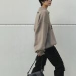 Erol Instagram - ⠀ 喜歡極簡的態度 選購包類主要以實用好搭配為主 放完卡夾、唇膏、手機不會有太多餘的空間 讓內容物在包裡滾來滾去 這次選用JW PEI 2022秋冬Joy系列暗夜黑 單肩包好攜帶又可美可帥 今年11月搭配黑色星期五折扣力度很大 是一整年最低價的時候 還能搭配我的粉絲優惠碼「erol22twbf 」 在結賬時輸入即可享受無門檻15%優惠 還不快去逛逛嗎😌 #2022 #fallfashion #fashion #bags #jwpei