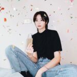 Erol Instagram - ⠀ 偶爾遇到沮喪的事會一股腦鑽進負面情緒裡 聽悲傷的歌、看厭世的字 這時候就會有不怕死的勇士來關心 趕也趕不走那種 被盧了一陣子後心裡開始冒出小光點 好像開進隧道後抵達出口 沒辦法做到天天快樂 但每個人都有生命中的支持者 #lifestyle #simplelife