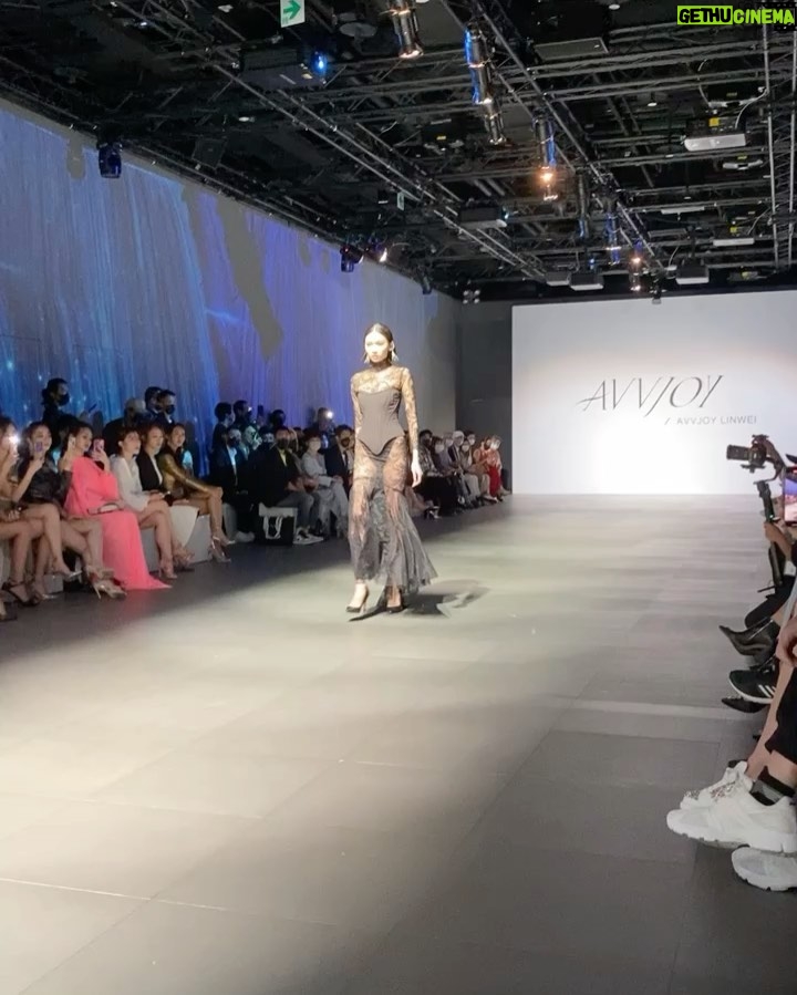Erol Instagram - ⠀ 很高興受邀AVVJOY品牌發布會時尚秀 快樂就是看到那麼多美感的設計以及美女😚 #avvjoy #avvjoy品牌發佈會 #avvjoy #fashion #fashionshow #fashionstyle Ambi Space One