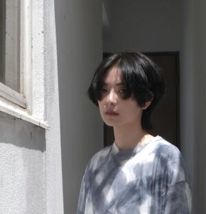 Erol Instagram - ⠀
不要以為愛人是一個選擇
當他出現後，能選擇的只剩下愛或者好愛
自始自終對於愛上一個人都無能為力
回想自己天下無敵那幾年，主要是三個字
沒遇到