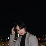 Erol Instagram - ⠀ 自己剪頭髮是一件沒想過的事 不過幸好還算成功開開心心跟朋友們去吃飯 後來看見私訊有些留言 是不是剪壞了所以不敢放正面？ 自己剪下場一定很慘 什麼時候把剪失敗的發出來？ 這類的文字 不了解私訊這種內容的人心態是什麼 這些人好像生病了看事情總是找不好的部分 或語帶批判 從小習慣被放大檢視 所以看到這些沒有影響我的心情 只是有感而發，這個現象已經越來越嚴重了 樂觀一點善良一點真的會讓自己更快樂 #lifestyle #hairstyles #friends #dinner Orange County, California