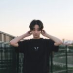 Erol Instagram - ⠀ 我以為很快就能見面，所以那天沒有好好告別。 有時候人與人的關係好像坐過站的列車 當妳發現的時候已經物是人非 也會感嘆無法修補回最初的狀態 被時間推著向前的同時我們學會更勇敢 該來的都在路上，會遇到些驚喜的意外、浪漫的風景、美好的人、溫柔的對待 為了給大家看日落的美好 最後一張我豁出去了🫠🫠 #lifestyle #sunset #ootd