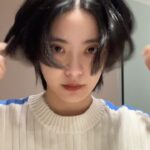 Erol Instagram - 趁這次去韓國之前去體驗了水飛梭 因為本身皮膚屬於乾肌➕敏感肌 擔心去了又冷又乾的韓國沒辦法拍出好看的照片 跟 @2.17__ 做了諮詢後，決定在 @myniceclinic 試試看 先說結論 做完海飛秀水飛梭後 真的感受到肌膚被深度清潔，過程中完全無痛感 這台機器厲害的點在於，在清潔的同時也在導入精華液，可以做到清潔又保濕的修護 最後又加購了三倍光雷射 也就是俗稱的脈衝光，可以縮小毛孔、減少細紋 改善膚色不均的問題，一樣沒什麼痛感 我連麻醉藥膏都跟護理師說不用敷了 ☝🏻☝🏻前兩張照片是在韓國剛睡醒素顏拍的☝🏻☝🏻 最後我要強調一點✨ 「完全沒有恢復期」✨ 整套療程做完後臉沒有紅腫、泛紅 這對我來說蠻不容易的，平常是連敷臉 都很容易過敏的體質 ☝🏻☝🏻☝🏻第三張影片做完療程後的一小時沒有上底妝☝🏻☝🏻☝🏻 超～級～亮 前幾天用手機原鏡頭直播，觀眾們一直問 為什麼皮膚那麼好！因為有保養真的有差 任何相關問題都可以直接私訊 @myniceclinic 啊 報Erol會有小驚喜不要害羞趕快試試看吧 #耐斯診所 #niceclinic #水飛梭 #海飛秀 #hydrafacial#例行保養 #懶人保養 #黑頭粉刺#內包型粉刺 #清粉刺 #痘痘改善＃三倍光雷射#脈衝光雷射#台北醫美診所 #東區醫美