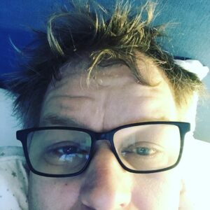Espen Eckbo Instagram - Vært våken i 30 sekunder. Da er det bare å gripe tak i mobilen og få litt fart på dopaminproduksjonen. Planter et bilde nå, så kan jeg sjekke antall likes utover dagen og dermed få noe ut av helgen.