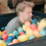 Espen Eckbo Instagram - Denne høsten er jeg med i Kongen Befaler på Discovery+. Programmet tar utfordringer på strak arm, prøver å bli den beste versjonen av seg selv og får ny vennegjeng, helt uten å måtte dra i militæret! Takk for en life changing experience, @antonsoise @olliwermskog, @livenelvik, @marthaleivestad, @henriettesteenstrup og @olsenkr