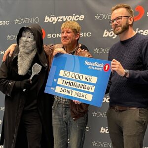 Espen Eckbo Instagram - Timothy Dahle har fiksa en ganske så lukrativ kontrakt med Sony for DJ Advento. Det lukter diamanter av julegrøten i år!