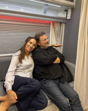 Esra Ruşan Instagram - Lohusam da lohusam. 🌹🧿
İnanmazsınız hepsini çok seviyorum.