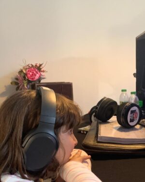 Esra Ruşan Instagram - Herkesin herkesi dolandırdığı bir haftadan daha merhaba sevgili arkadaşlar. Ama konumuz ben ve tatlı fotoğraflarım.