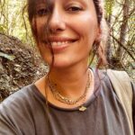 Esra Ruşan Instagram – @yaban_bolu pastoral bir masal diyarısın🌿  lapi, sis, karam ve şala❤️